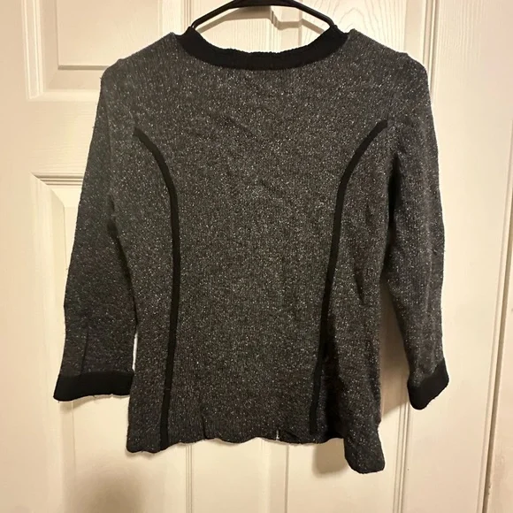 Banana Republic black and gray small top - Picture 5 of 5